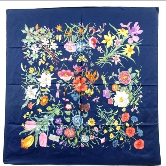 Gucci Printed Floral Silk Scarf - Picture 4 of 4